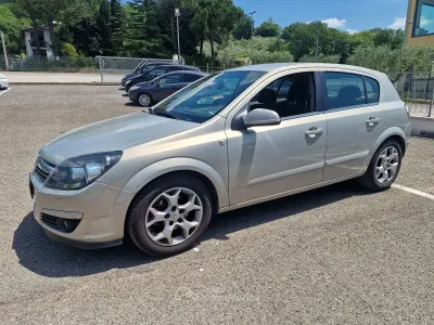 Usata Opel Astra 101 CV (74 kW) 2005 Berlina
