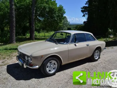 Usata Alfa Romeo 2000 Veloce 129 CV (94 kW) 1972 Beige Coupé