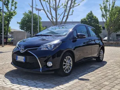 Gebraucht Toyota Yaris Active 69 PS (50 kW) 2016 Schwarz Limousine