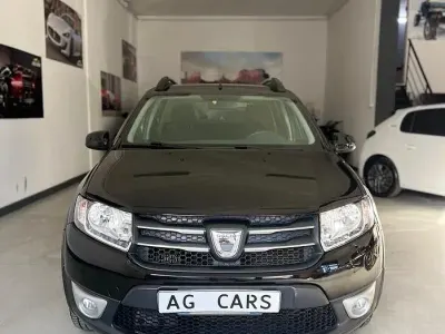 Usata Dacia Sandero Stepway 90 CV (66 kW) 2016 Nero Berlina