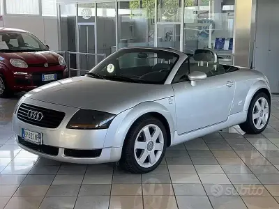 Usata Audi TT 179 CV (131 kW) 2000 Grigio Coupé