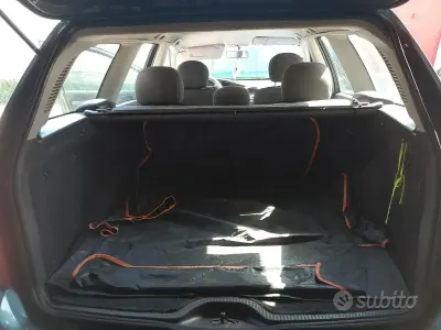 Usata Ford Focus 125 CV (91 kW) 2003 Verde