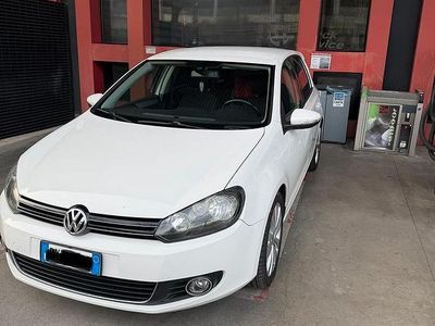 Usata VW Golf VI 140 CV (102 kW) 2010 Bianco Utilitaria