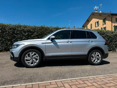 Gebraucht VW Tiguan Elegance 150 PS (110 kW) 2023 Grau SUV
