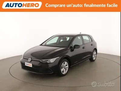 Second-hand VW Golf VII Life 116 CP (85 kW) 2021 Negru Hatchback