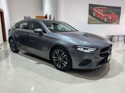 Usata Mercedes A180 116 CV (85 kW) 2023 Grigio Berlina