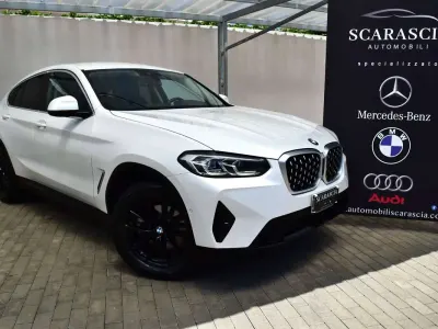 Usata BMW X4 190 CV (139 kW) 2023 Mineral white SUV