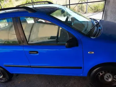 Usata Fiat Panda 69 CV (50 kW) 2005 Bluazzurro Utilitaria