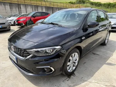 Usata Fiat Tipo Lounge 120 CV (88 kW) 2016 Nero Berlina
