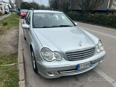 Usata Mercedes C220 Classic 150 CV (110 kW) 2005 Grigio Station wagon