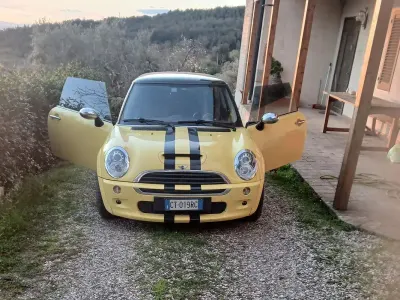 Usata Mini Cooper S 170 CV (125 kW) 2005 Giallo Utilitaria