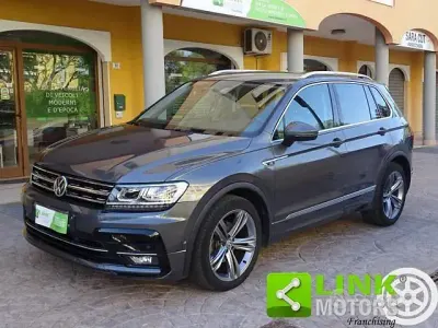 Usata VW Tiguan R-line 150 CV (110 kW) 2019 Grigio SUV