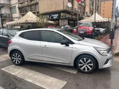 Usata Renault Clio V 100 CV (73 kW) 2022 Argento Berlina