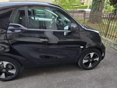 Usata Smart ForTwo Coupé Passion 41 kW (56 CV) 2020 Nero Utilitaria