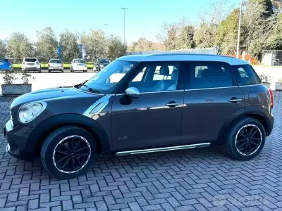Usata Mini Countryman 122 CV (89 kW) 2014 Marrone SUV