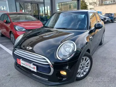 Usata Mini One D Business 95 CV (69 kW) 2015 Blu Utilitaria