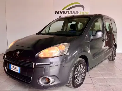 Usata Peugeot Partner Tepee Style 115 CV (84 kW) 2013 Grigio Monovolume
