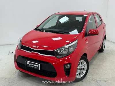 Usata Kia Picanto Urban 67 CV (49 kW) 2023 Rosso Utilitaria