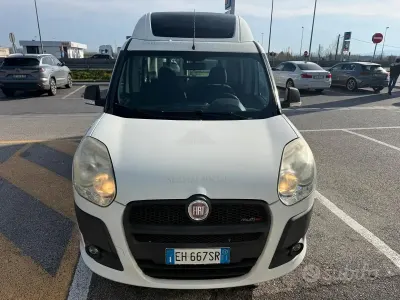 Usata Fiat Doblò Emotion 135 CV (99 kW) 2011 Bianco Monovolume