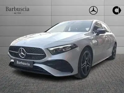 Nieuw Mercedes A180 Advanced Plus 116 PK (85 kW) 2025 Zwart Sedan