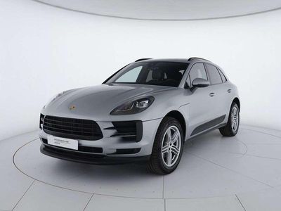 Usata Porsche Macan 245 CV (180 kW) 2021 Argento dolomite metallizzato SUV
