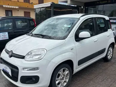Usata Fiat Panda Lounge 69 CV (50 kW) 2020 Bianco Utilitaria