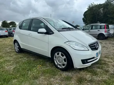 Usata Mercedes A160 82 CV (60 kW) 2011 Bianco Utilitaria