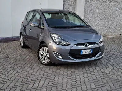 Usata Hyundai ix20 Comfort 90 CV (66 kW) 2011 Grigio Utilitaria
