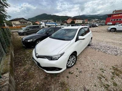 Toyota Auris Hybrid