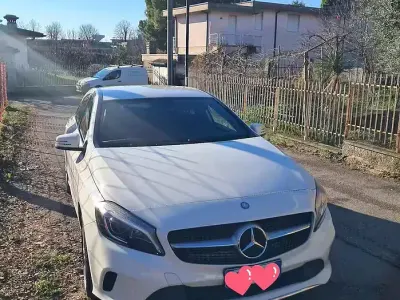 Usata Mercedes A200 136 CV (100 kW) 2015 Bianco Utilitaria