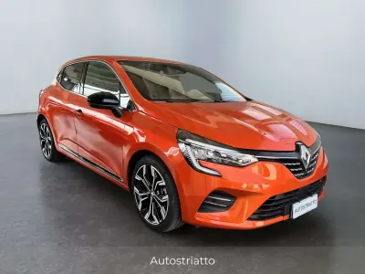 Usata Renault Clio V Techno 91 CV (66 kW) 2023 Arancione Berlina
