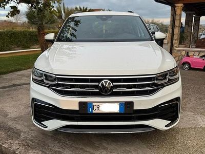 Usata VW Tiguan R-line 150 CV (110 kW) 2023 Bianco SUV