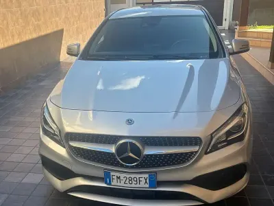 Usata Mercedes CLA200 Executive 136 CV (100 kW) 2017 Argento Coupé