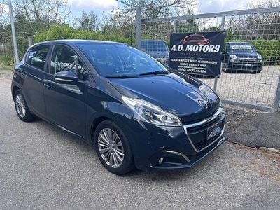 Begagnad Peugeot 208 Allure 82 HK (60 kW) 2019 Grå Halvkombi