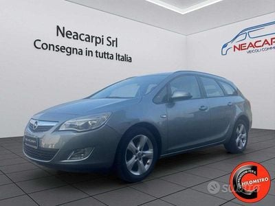 Usata Opel Astra 110 CV (80 kW) 2012 Grigio metallizzato Station wagon