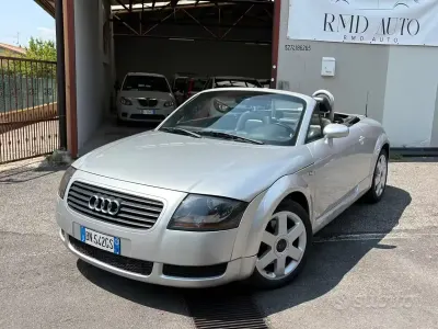 Usata Audi TT Roadster 179 CV (131 kW) 2000 Grigio Cabrio
