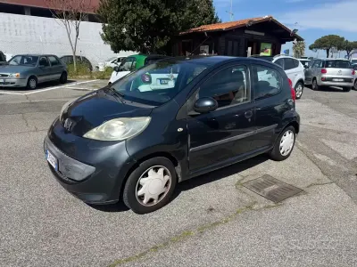 Usata Peugeot 107 68 CV (50 kW) 2006 Grigio Utilitaria