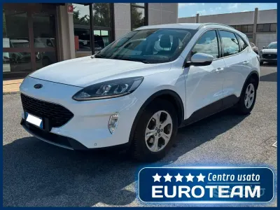 Usata Ford Kuga 120 CV (88 kW) 2021 Frozen white SUV