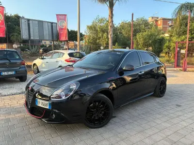 Usata Alfa Romeo Giulietta Distinctive 140 CV (102 kW) 2013 Nero Utilitaria