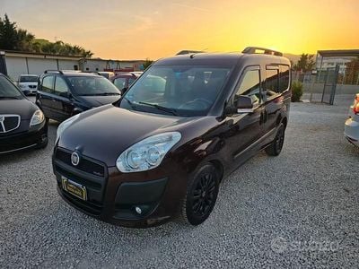Käytetty Fiat Doblò 105 HP (77 kW) 2010 Ruskea Tila-auto