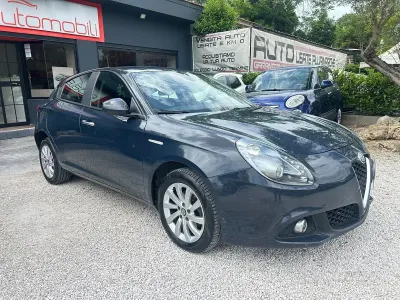 Begagnad Alfa Romeo Giulietta 120 HK (88 kW) 2017 Grå Halvkombi