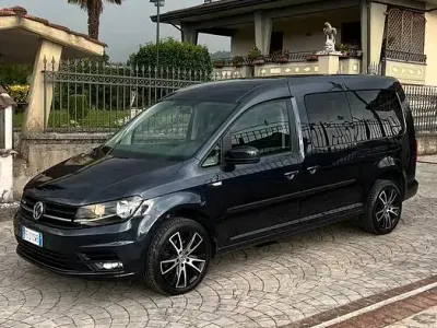 Usata VW Caddy Maxi 110 CV (80 kW) 2016 Nero Monovolume