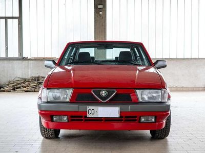 Usata Alfa Romeo 75 148 CV (108 kW) 1989 Rosso Berlina