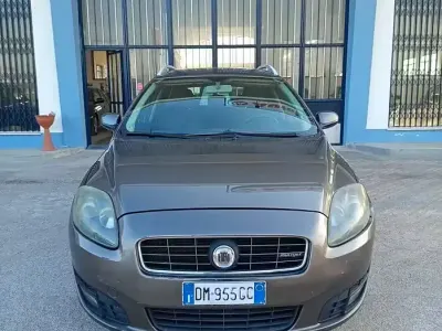 Usata Fiat Croma Emotion 150 CV (110 kW) 2008 Marrone Station wagon