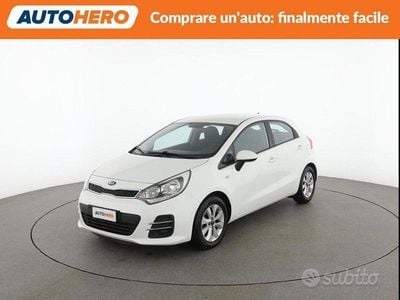 Usata Kia Rio Active 75 CV (55 kW) 2015 Bianco Berlina