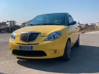 Usata Lancia Ypsilon 90 CV (66 kW) 2008 Giallo Utilitaria