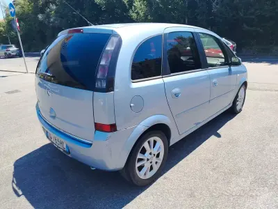 Usata Opel Meriva Cosmo 90 CV (66 kW) 2008 Grigio Monovolume
