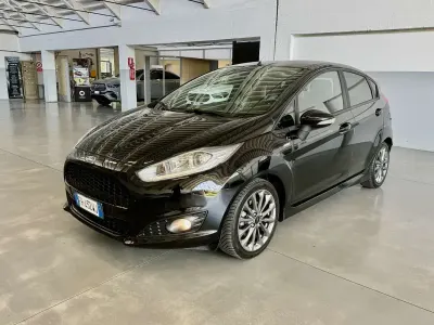 Usata Ford Fiesta ST-Line 75 CV (55 kW) 2017 Nero Utilitaria