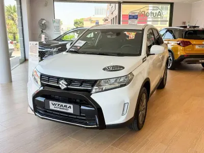 Usata Suzuki Vitara Cool 129 CV (94 kW) 2024 Argento new york met. SUV