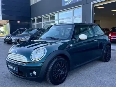Usado Mini Cooper 75 HP (55 kW) 2010 Verde Citadino